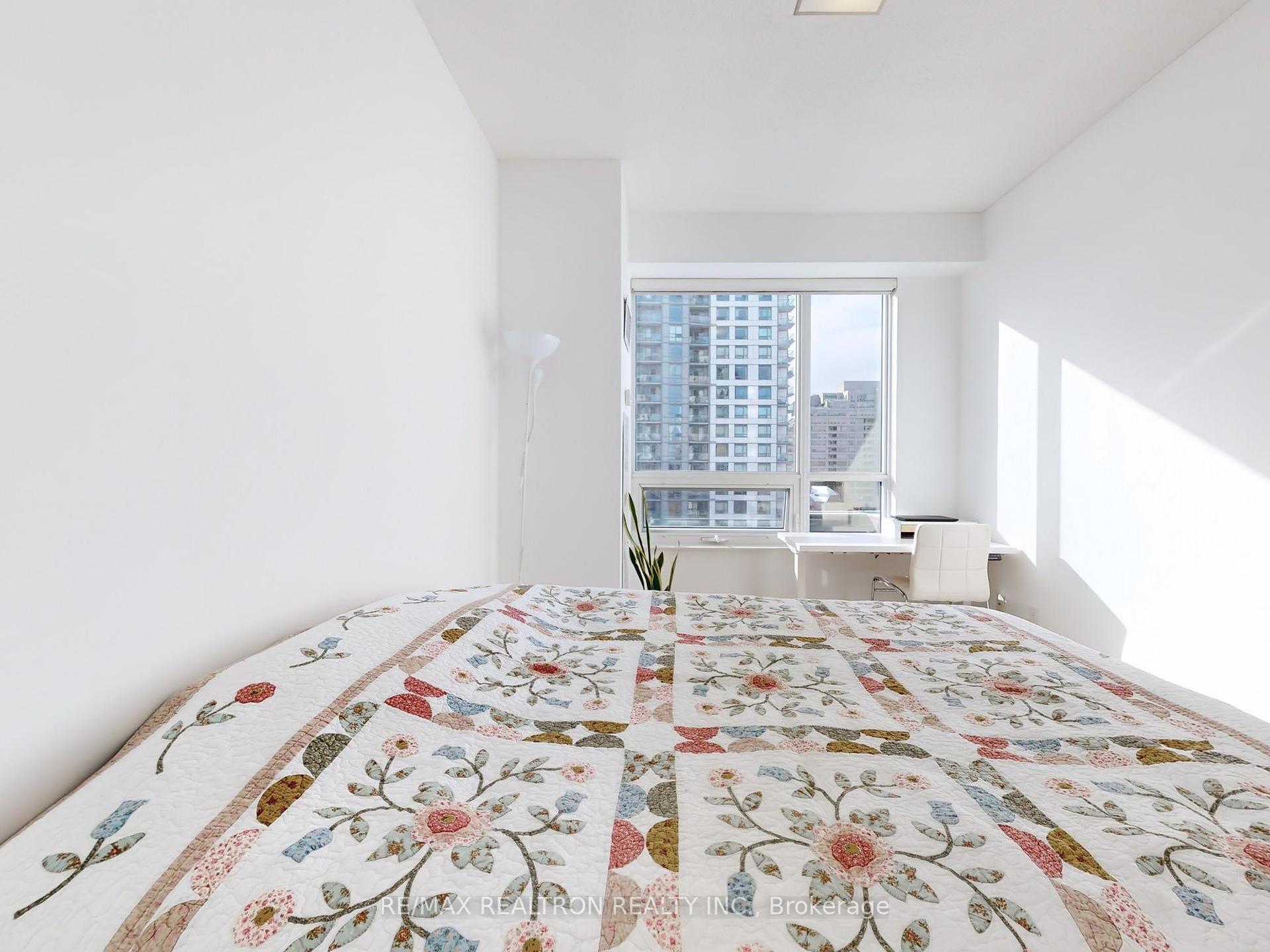 3 Bedrooms Condo at 195 Bonis, Toronto For sale