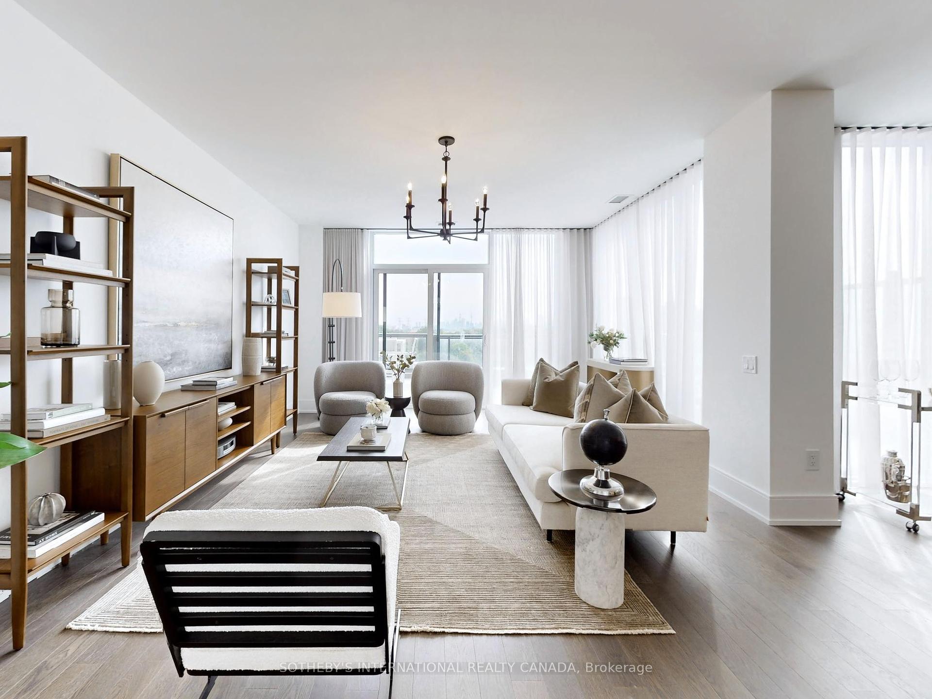 3 Bedrooms Condo at 30 Inn On the Park, Toronto For sale
