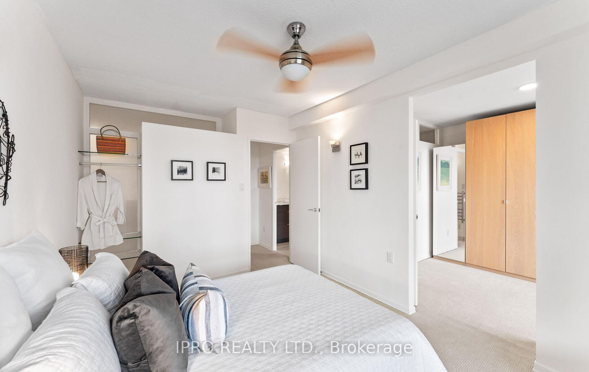 4 Bedrooms Condo at 60 Southport, Toronto For sale