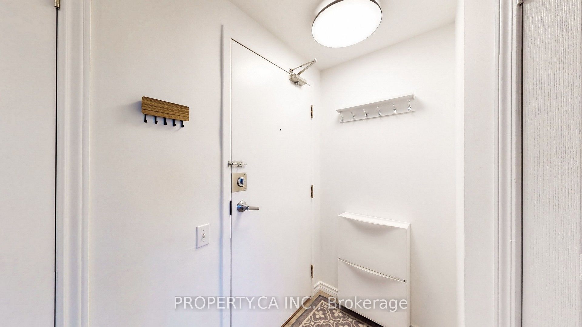 140 Bathurst Street, #Ph02