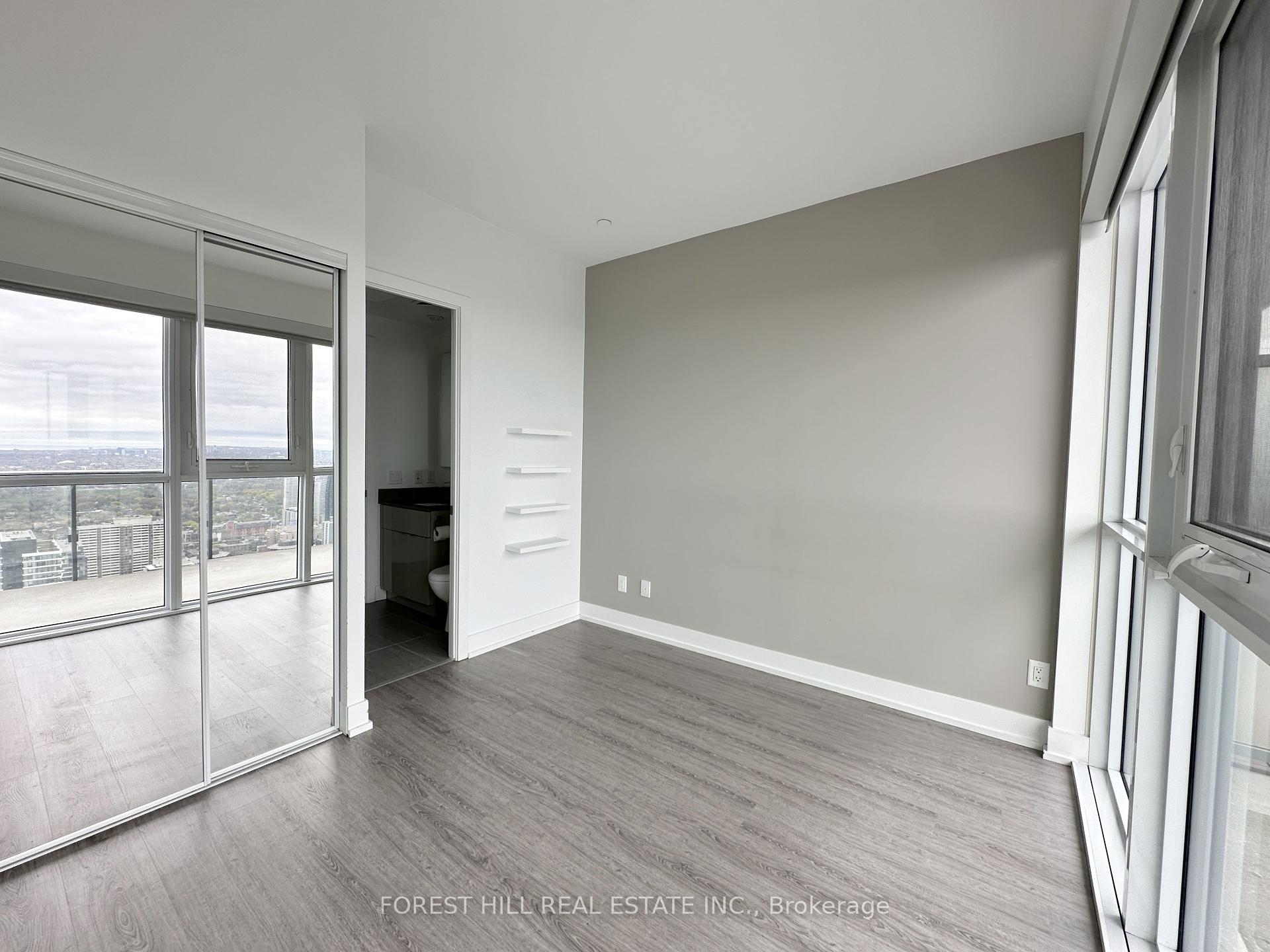 1 Bedroom Condo at 7 Grenville, Toronto For sale