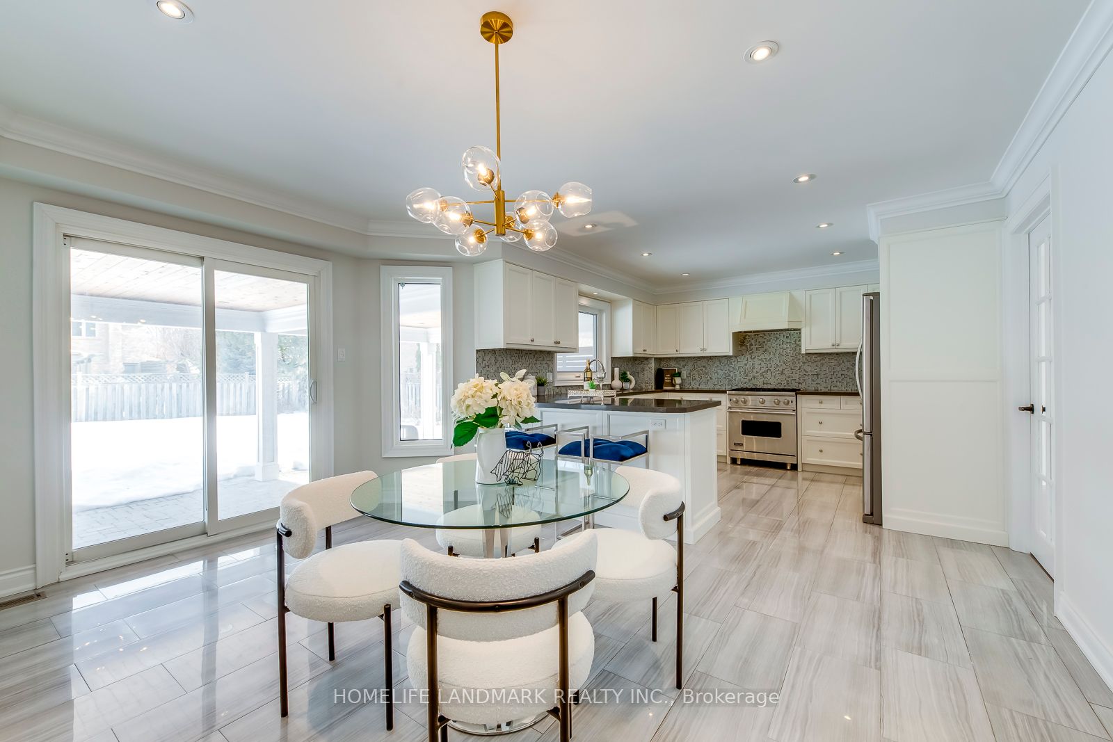503 BLENHEIM Crescent