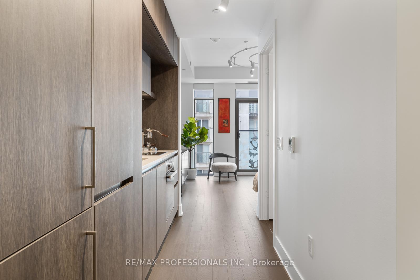 1 Bedroom Condo at 6 Jackes, Toronto For sale