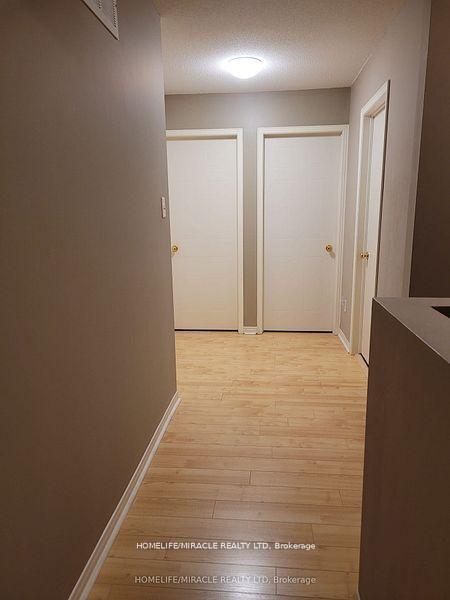 4 Bedrooms Condo at 22 Exchequer, Toronto For sale