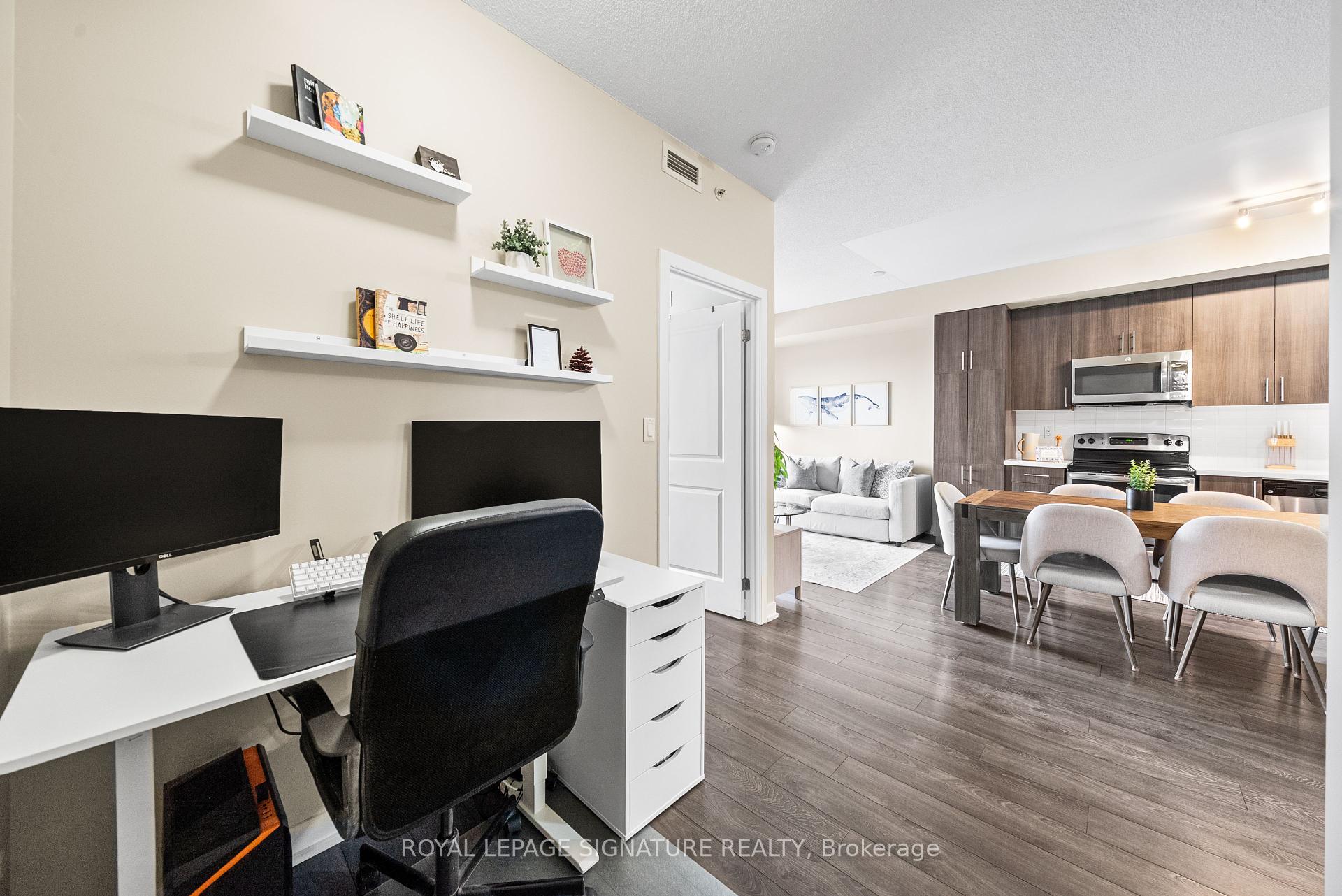 2 Bedrooms Condo at 1284 Guelph, Burlington For sale