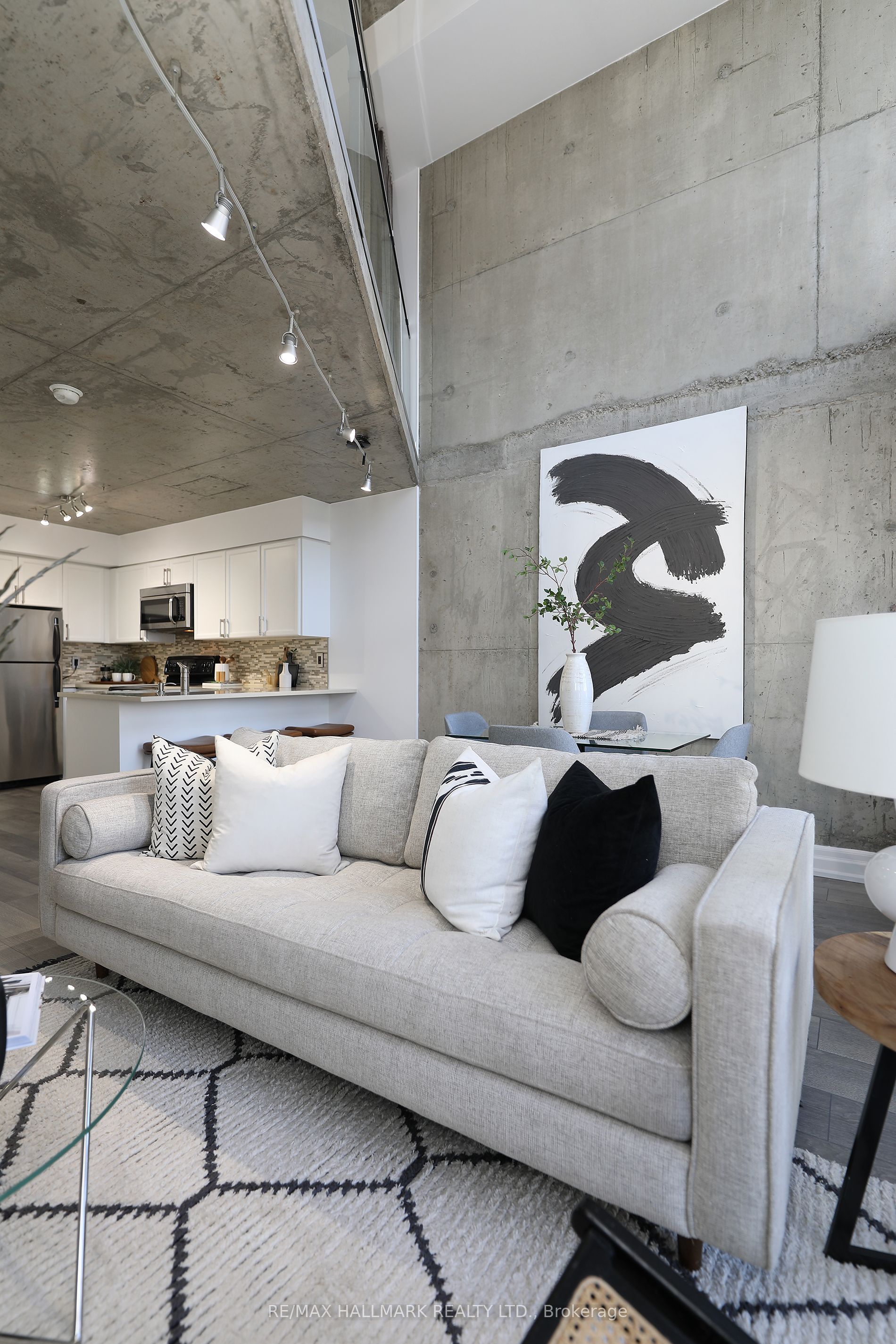 1029 King Street W, #818