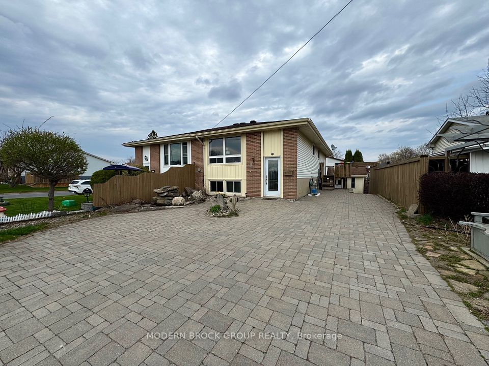 1493 Kensington Parkway, Brockville, ON K6V 6C8