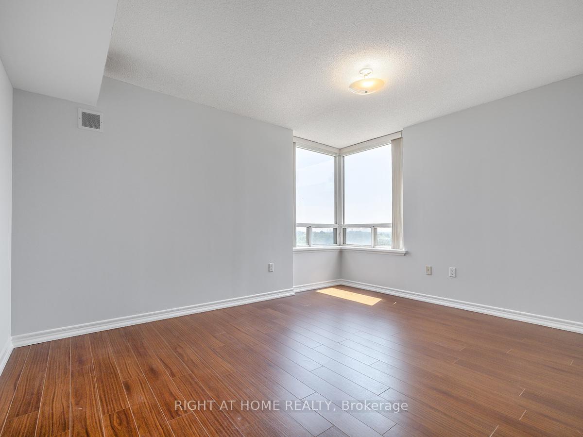 3 Bedrooms Condo at 88 Grandview,  Toronto For sale