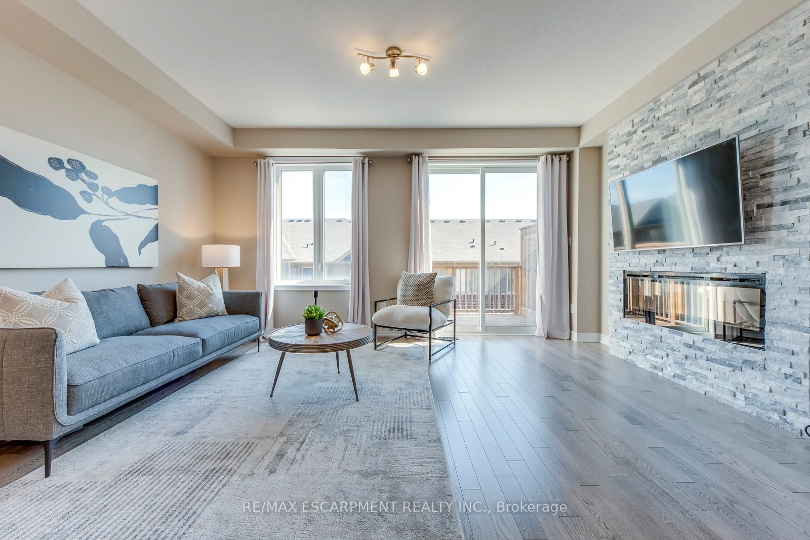386 Belcourt Common