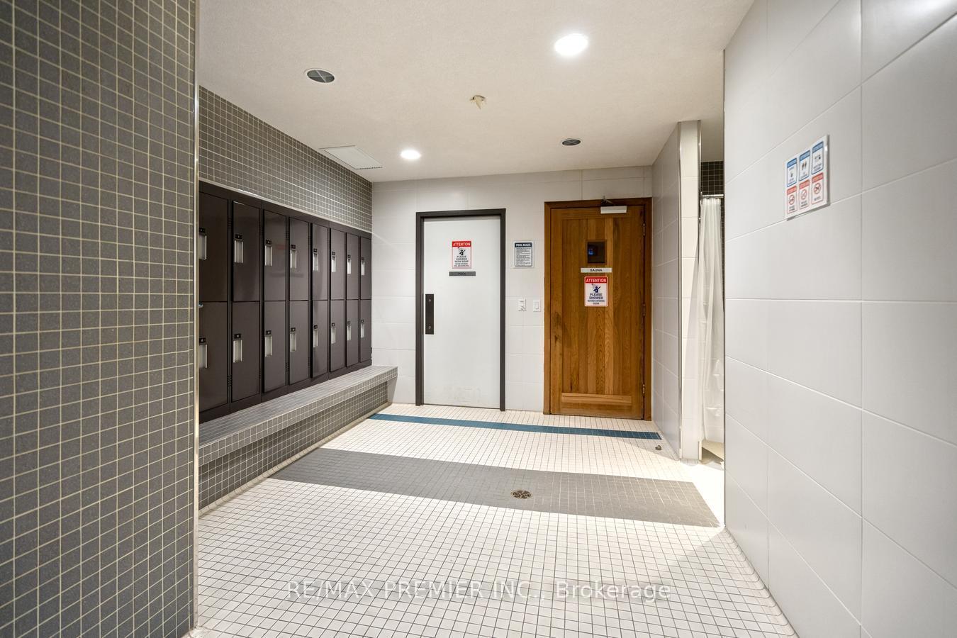 2 Bedrooms Condo at 3600 Highway 7, Vaughan For sale