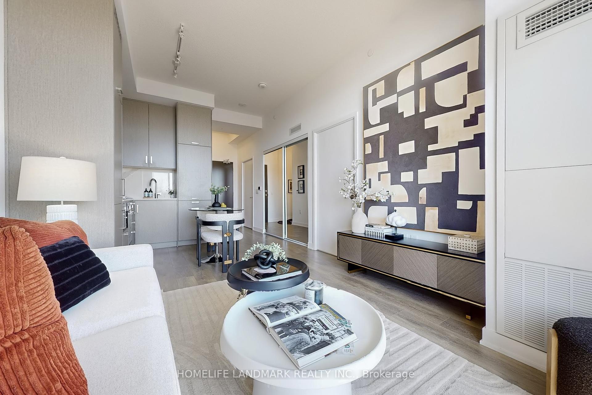 2 Bedrooms Condo at 60 Honeycrisp, Vaughan For sale