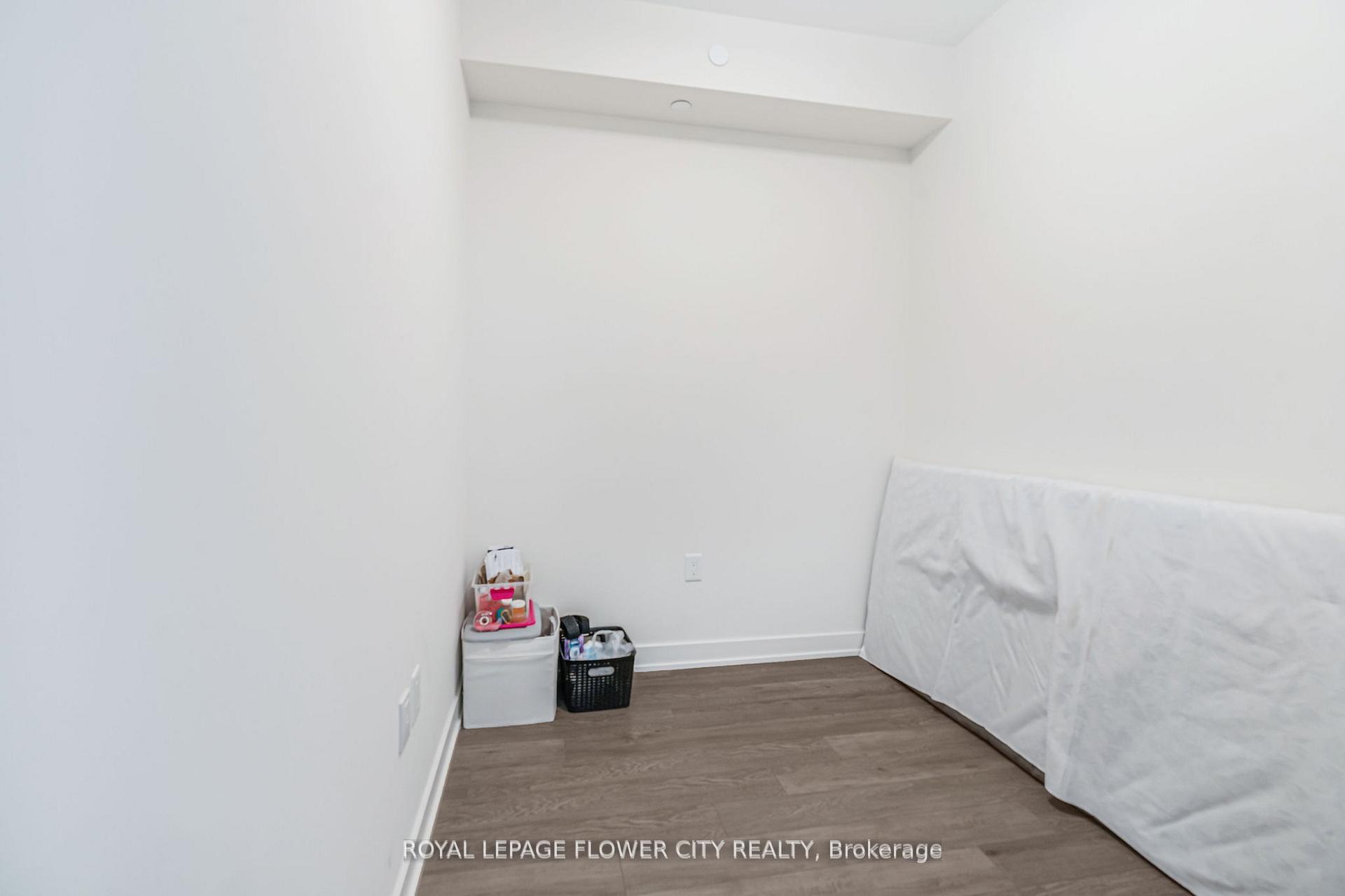 2 Bedrooms Condo at 212 King William, Hamilton For sale