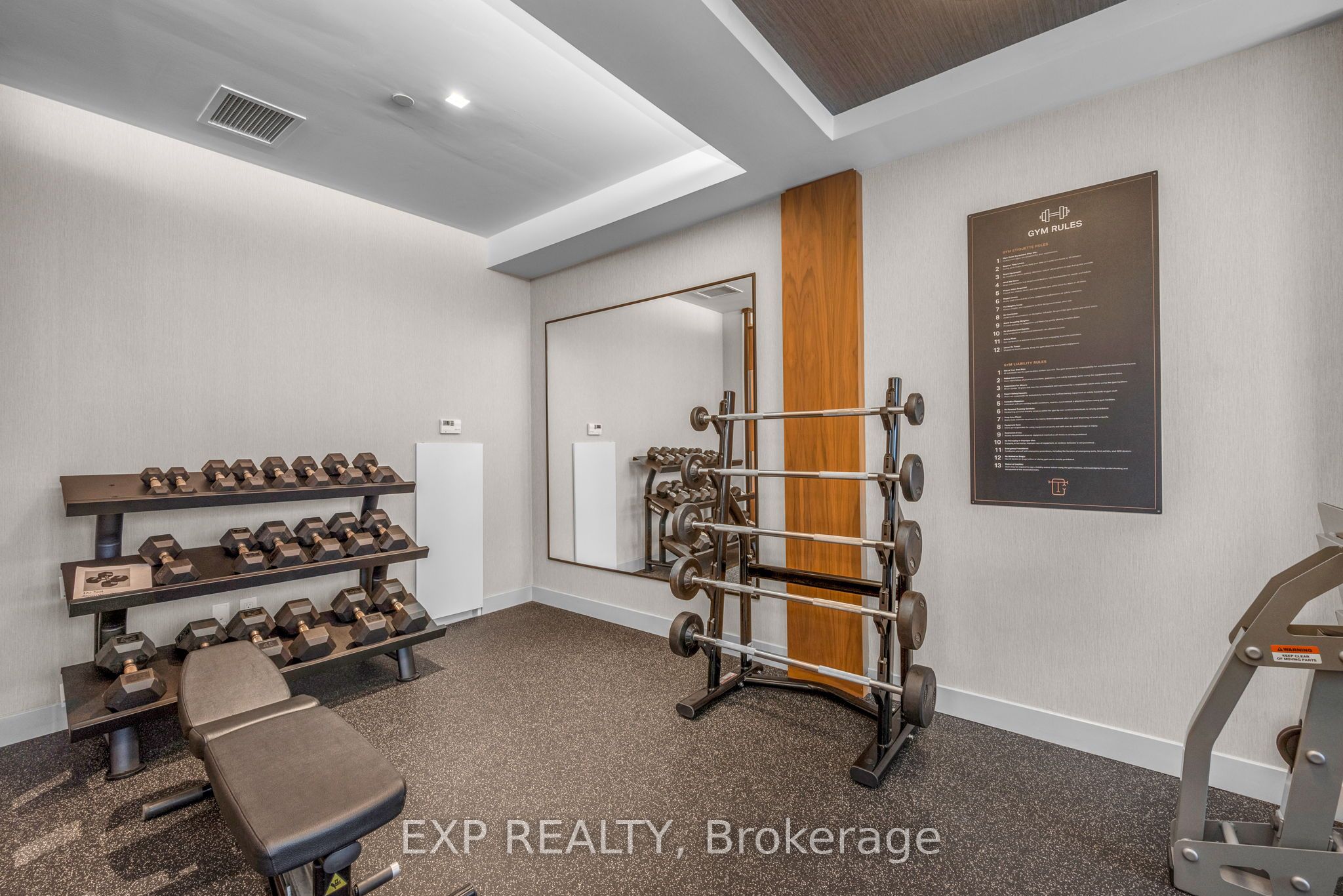 560 Rideau Street, #421