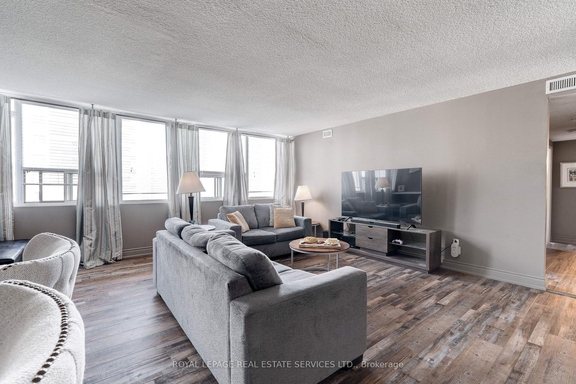 2 Bedrooms Condo at 120 Duke,  Hamilton For sale