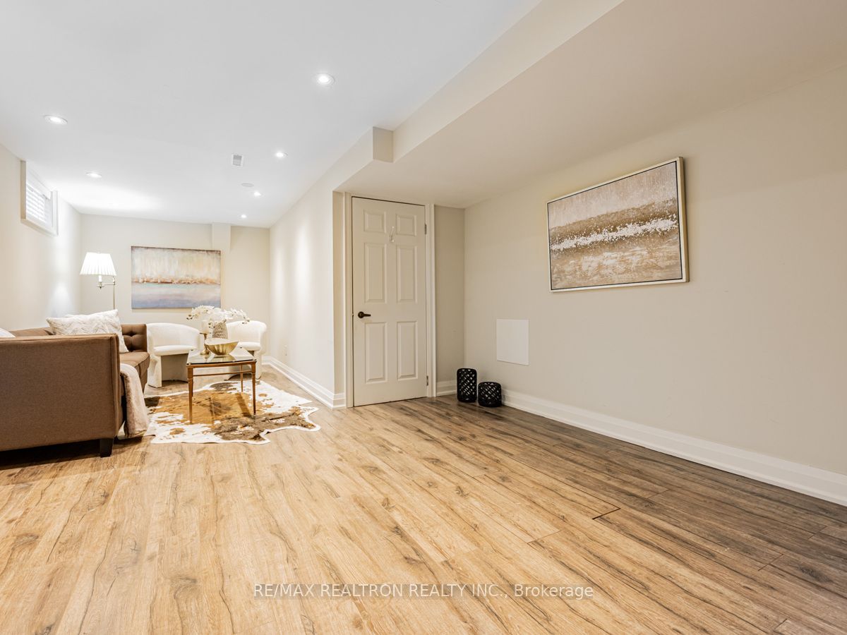 3 Pinehurst Court