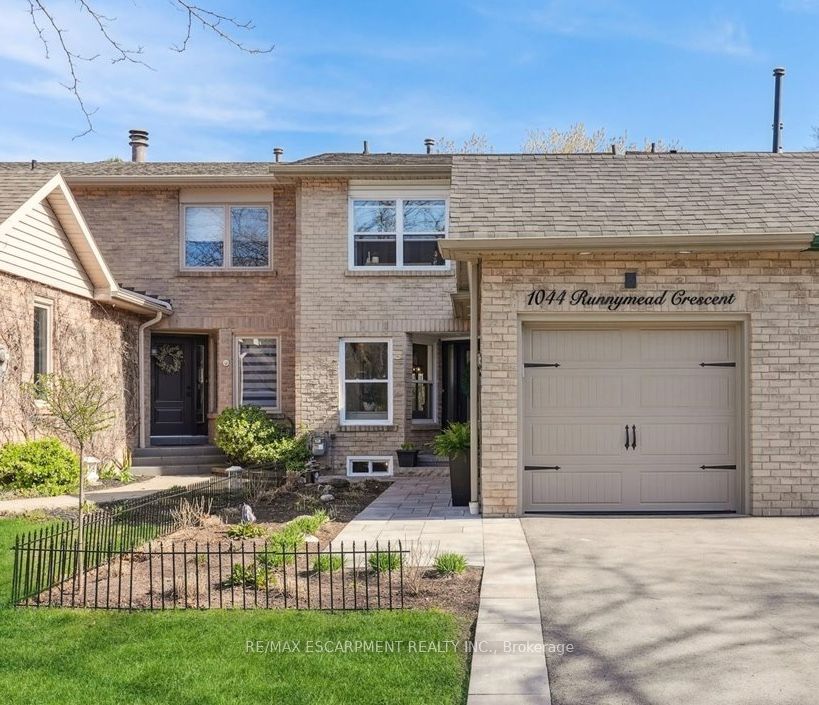 1044 RUNNYMEAD