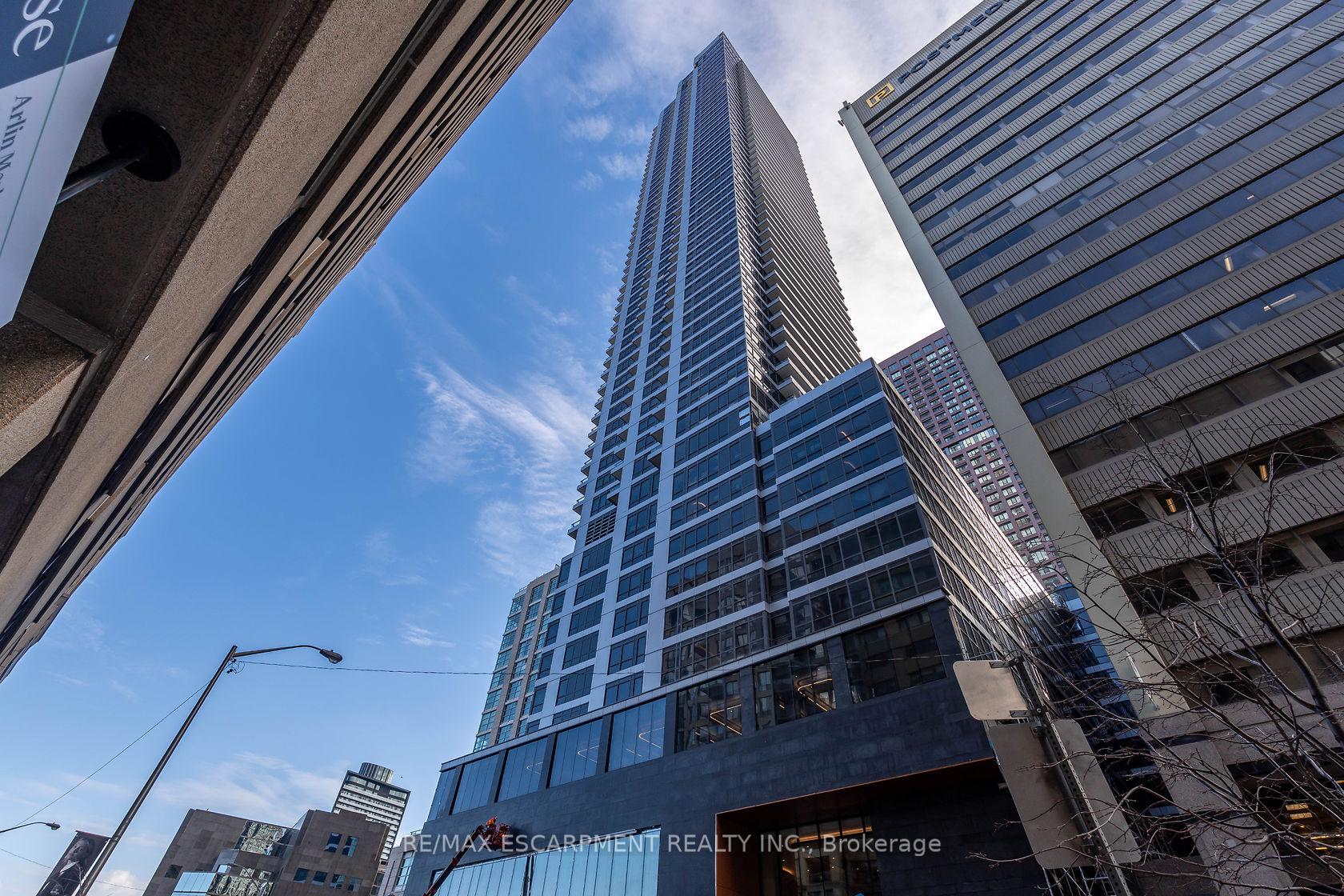 2 Bedrooms Condo at 395 Bloor, Toronto For sale