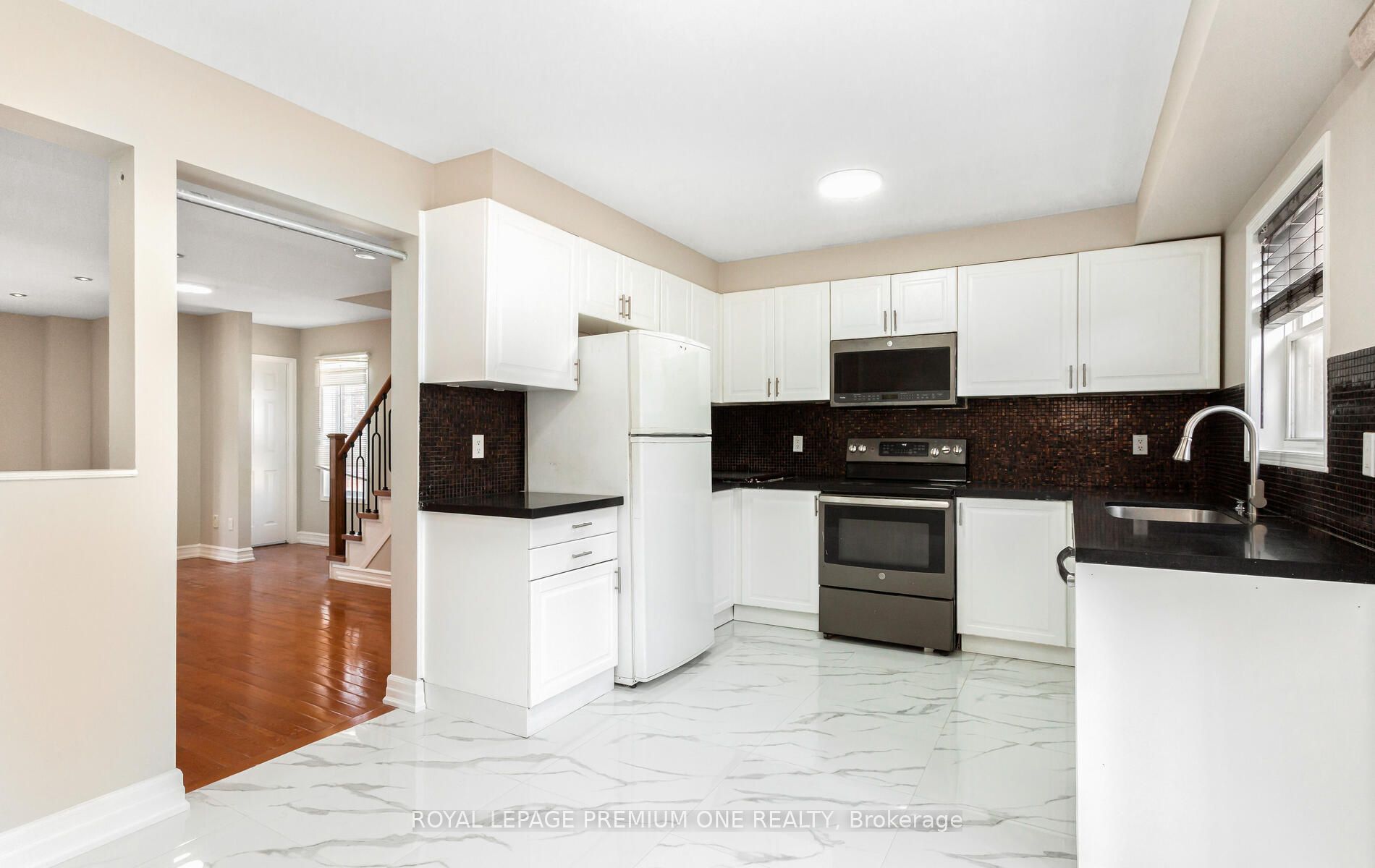 6860 MeadowvaleTownCentre Circle, #23