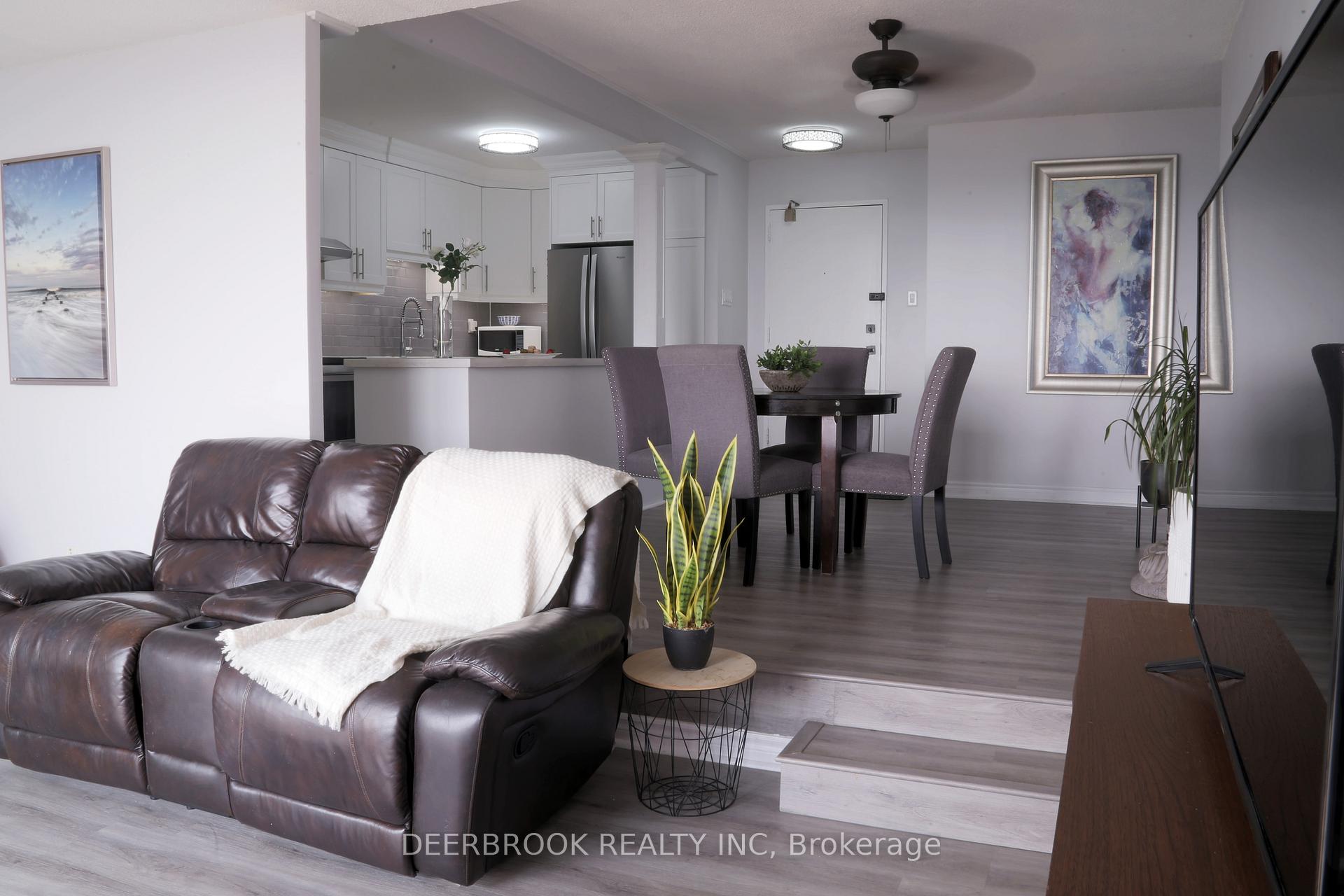 3 Bedrooms Condo at 1338 York Mills, Toronto For sale