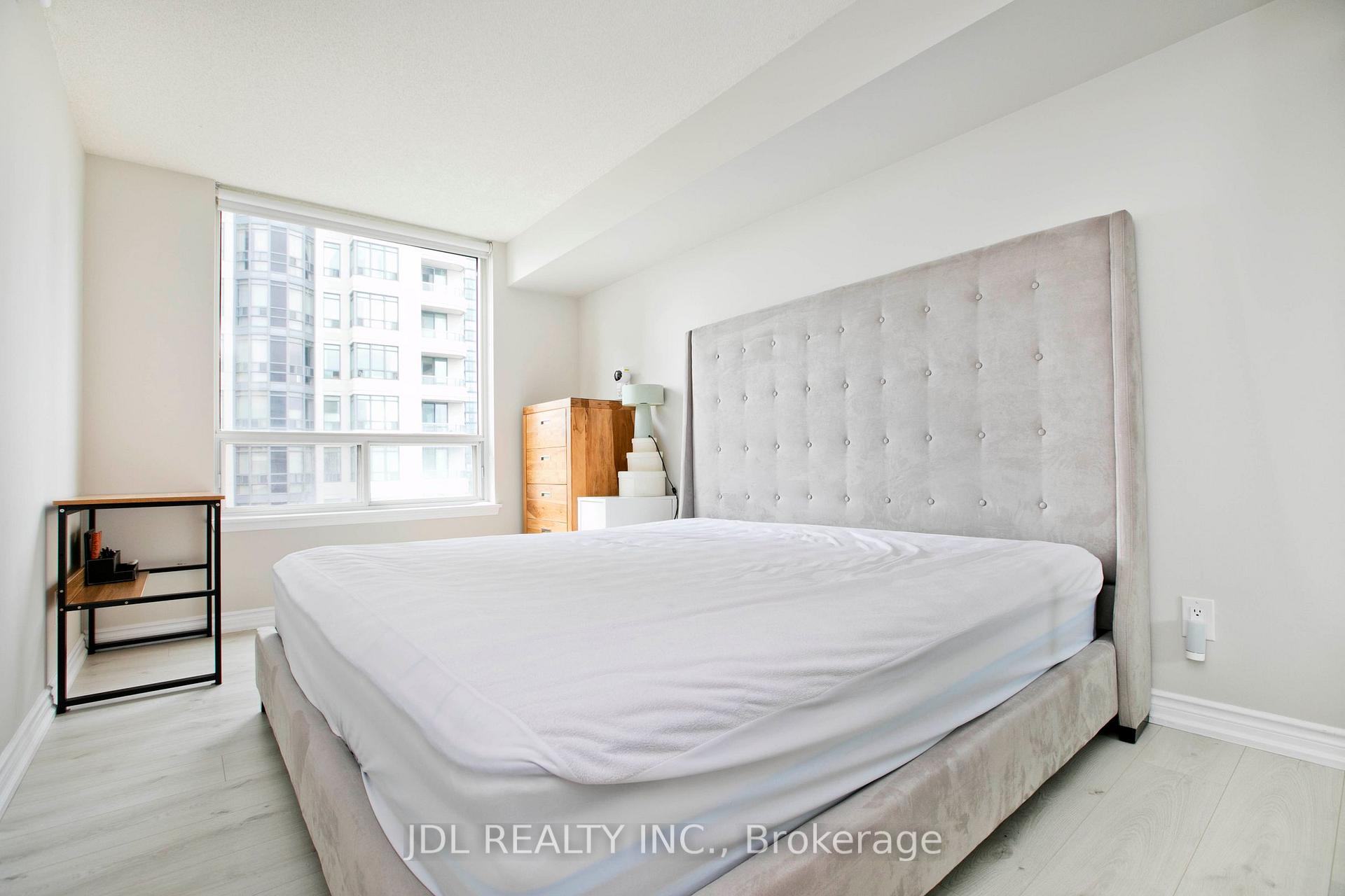 2 Bedrooms Condo at 35 EMPRESS, Toronto For sale