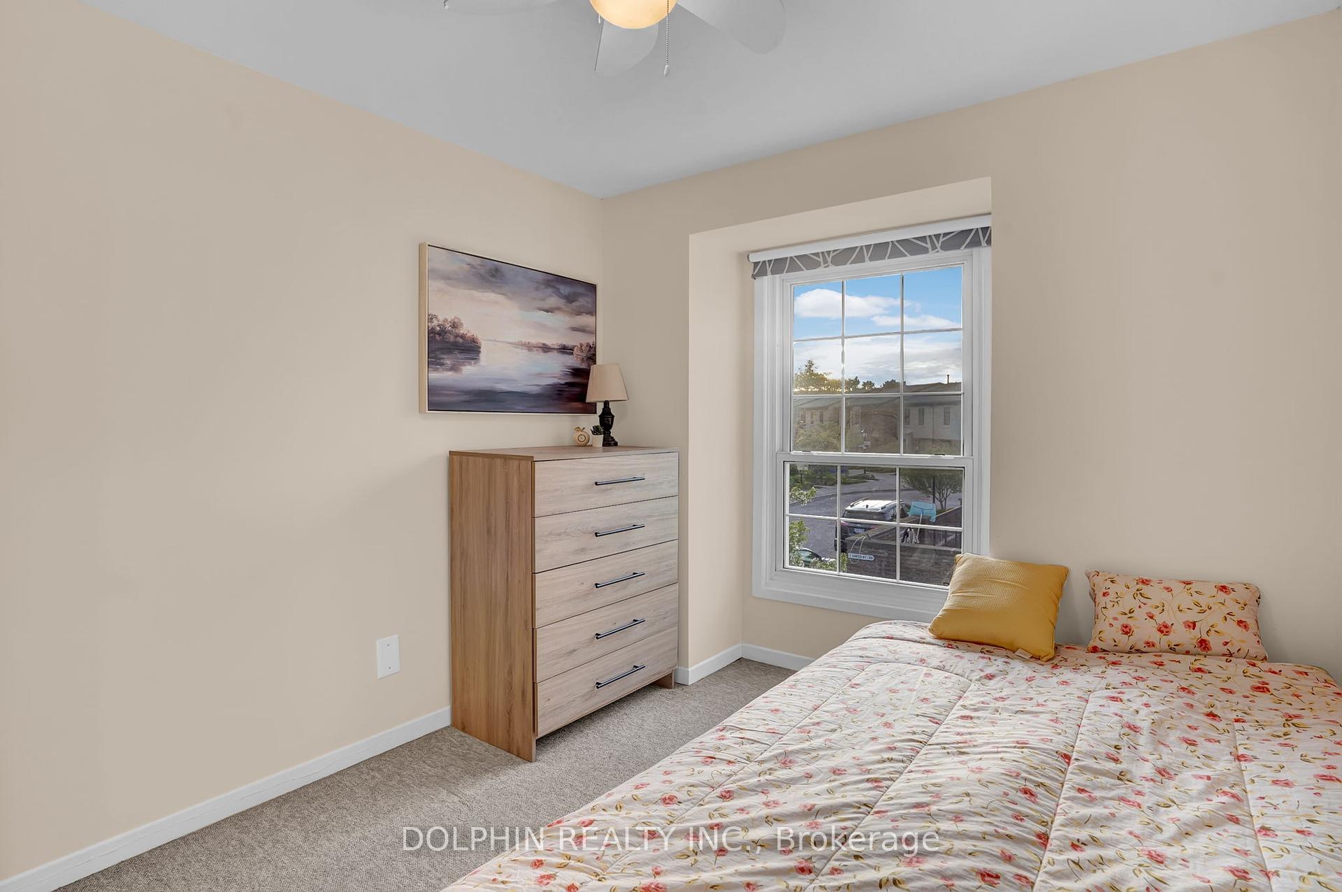 3 Bedrooms Condo at 3033 Glencrest, Burlington For sale