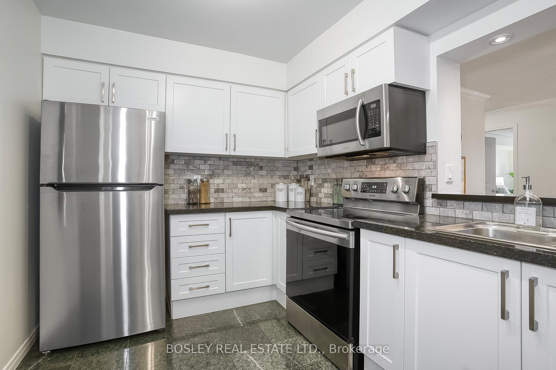 2 Bedrooms Condo at 51 Harrison Garden, Toronto For sale