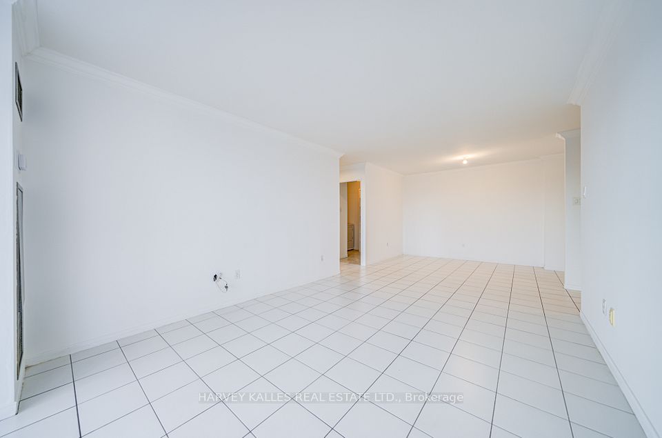 11 Townsgate Drive 1204