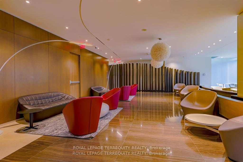 2 Bedrooms Condo at 1 Bloor, Toronto For sale