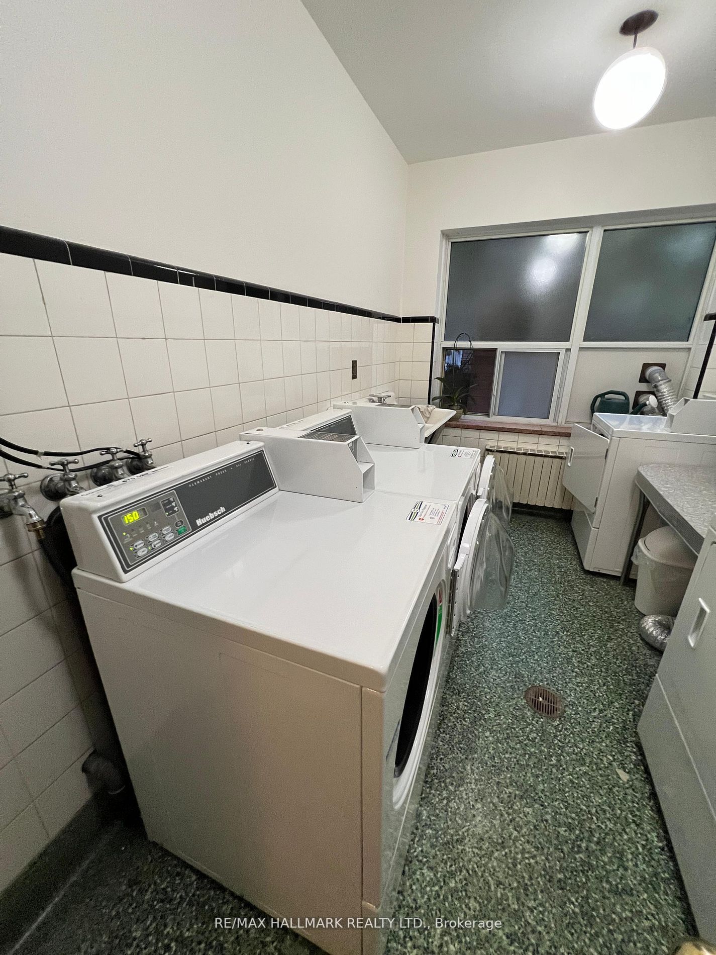 21 Thelma Avenue, #103