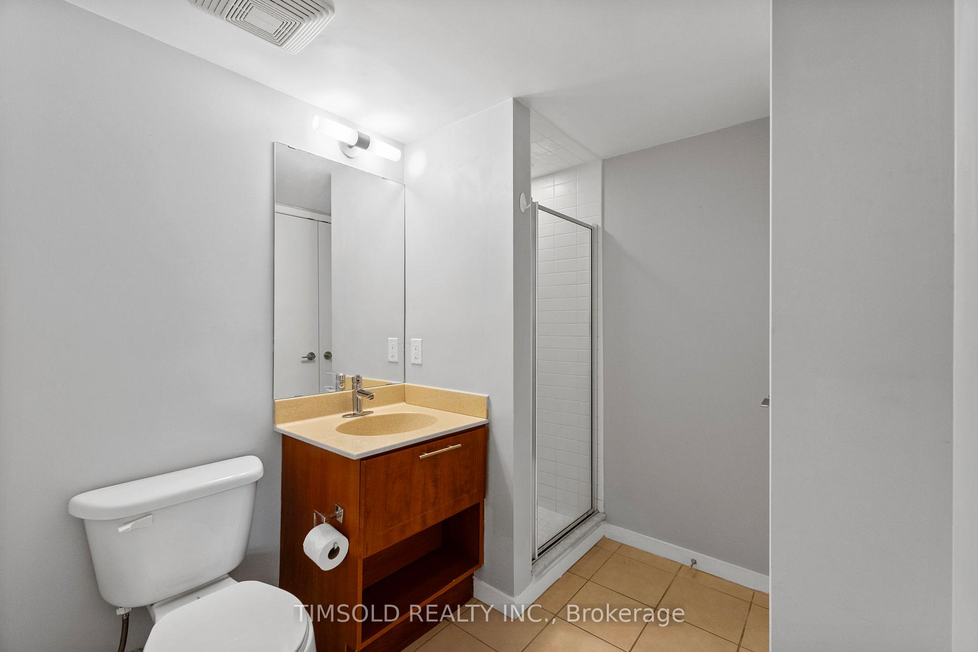 2 Bedrooms Condo at 120 Dallimore, Toronto For sale