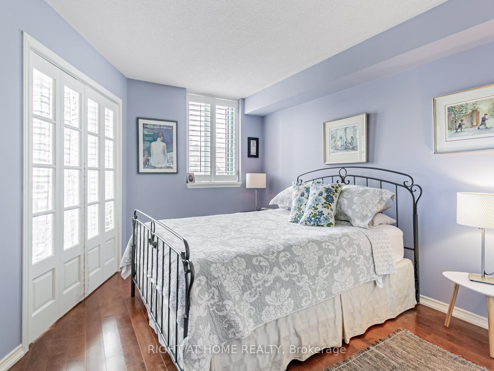 2 Bedrooms Condo at 225 Davenport, Toronto For sale
