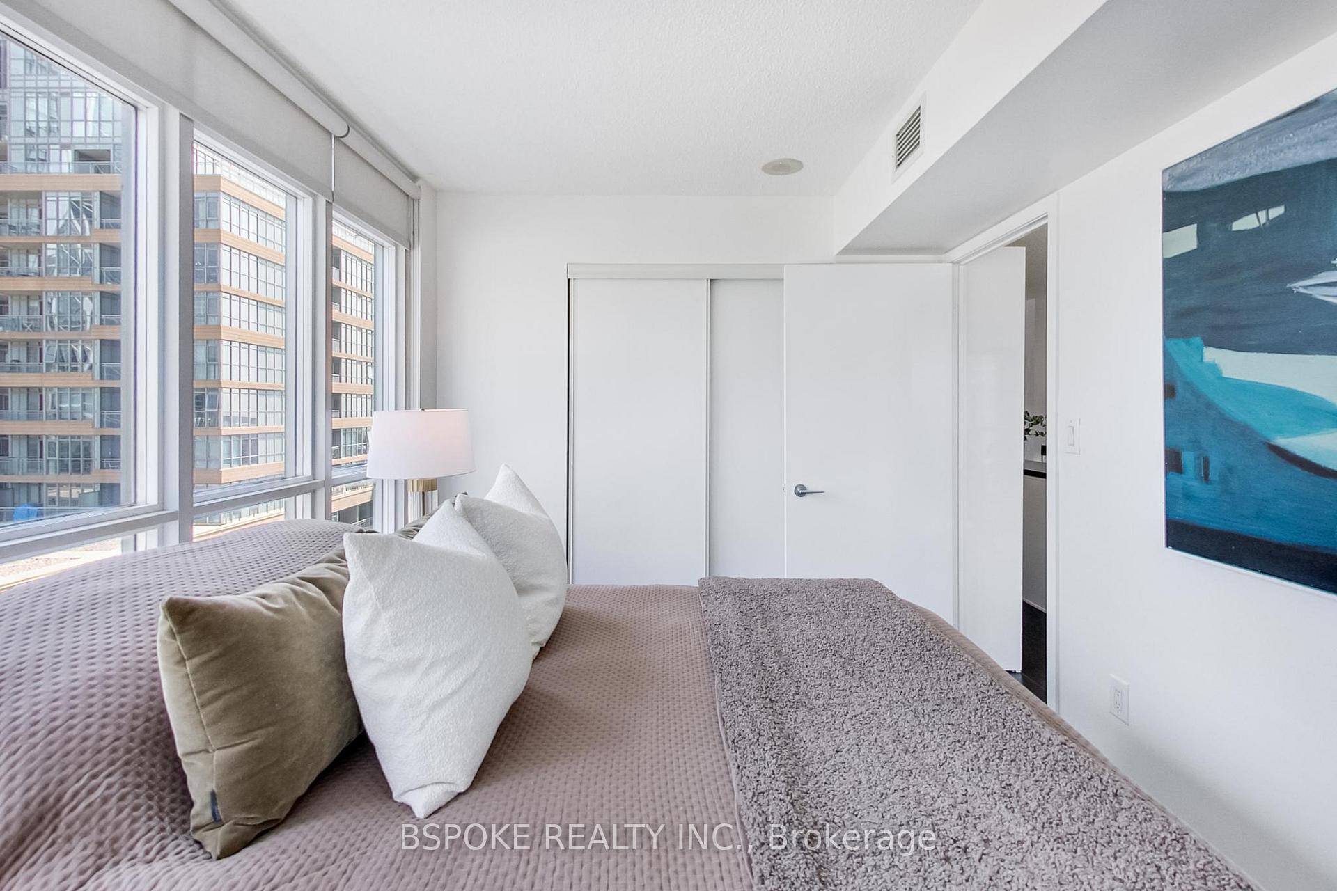 2 Bedrooms Condo at 15 Iceboat, Toronto For sale
