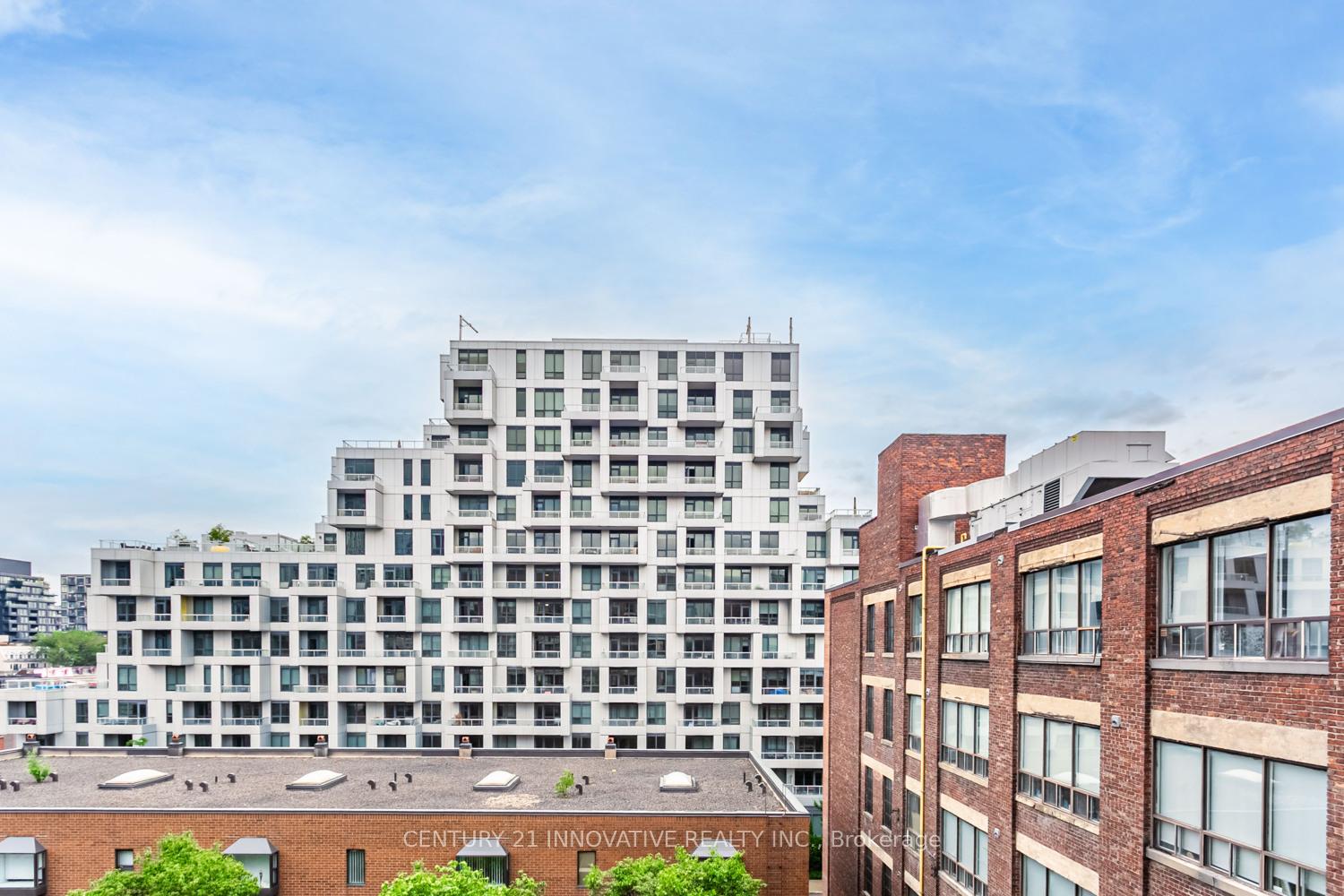 3 Bedrooms Condo at 188 Spadina, Toronto For sale