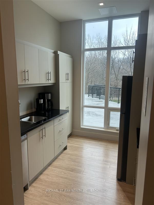 2 Bedrooms Condo at 2750 King,  Hamilton For sale