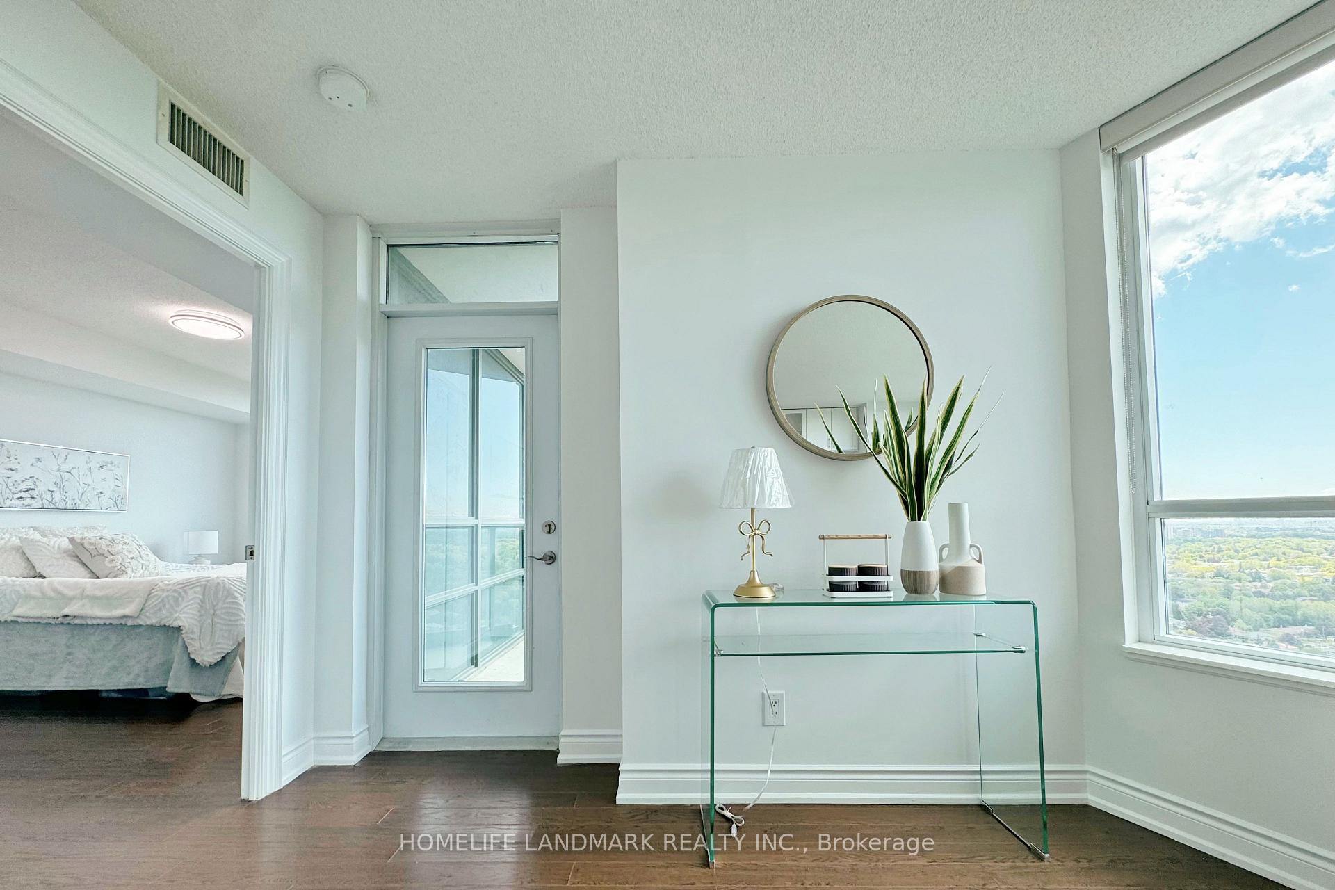 3 Bedrooms Condo at 15 Greenview, Toronto For sale