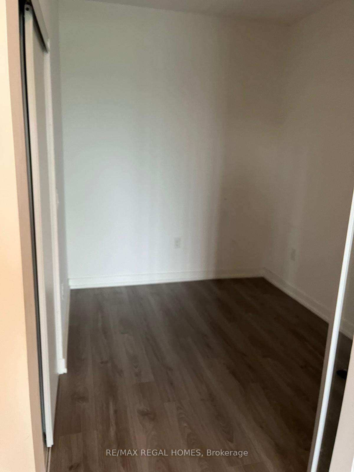 2 Bedrooms Condo at 10 De Boers, Toronto For sale
