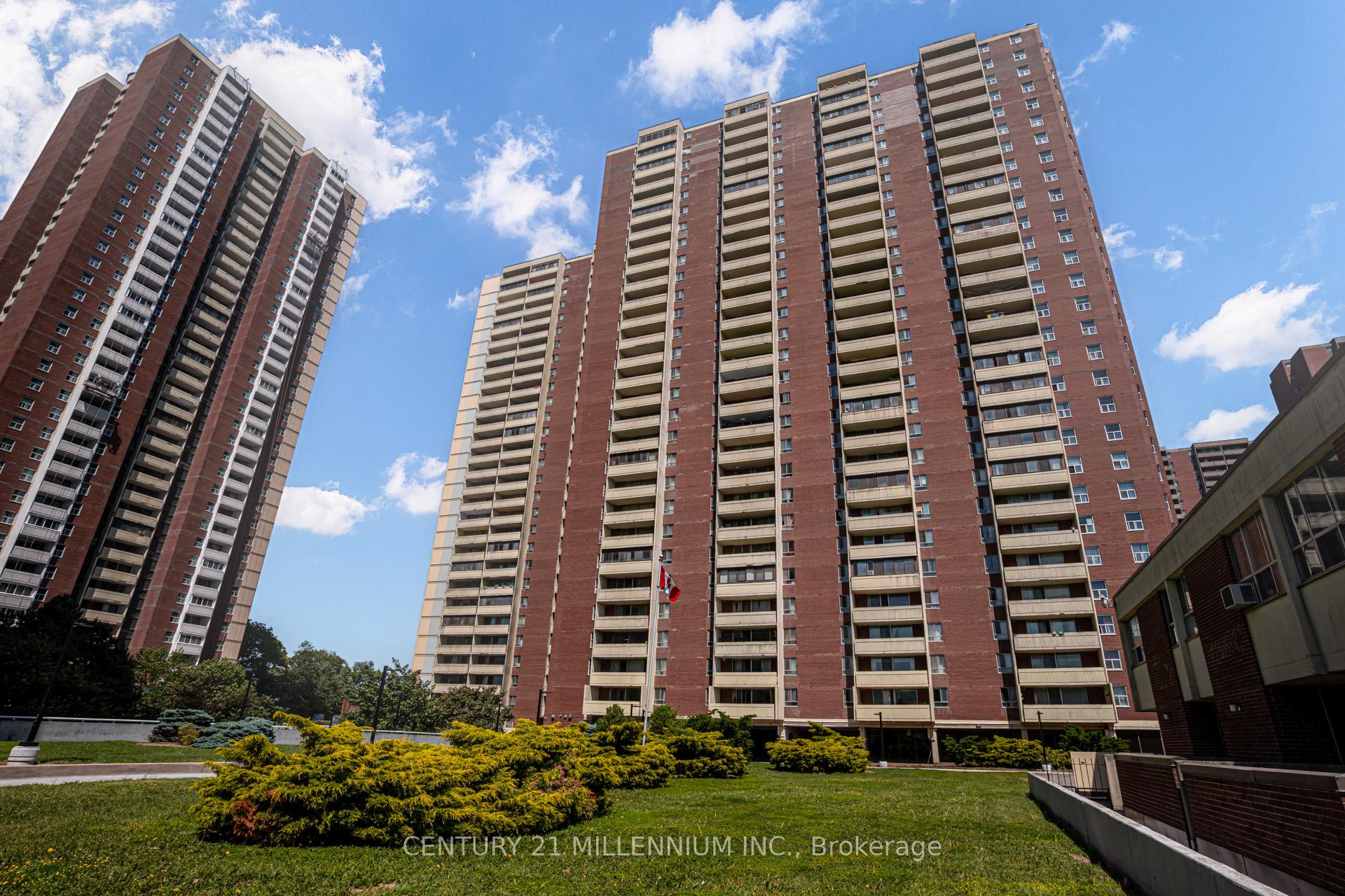 3 Bedrooms Condo at 5 Massey, Toronto For sale