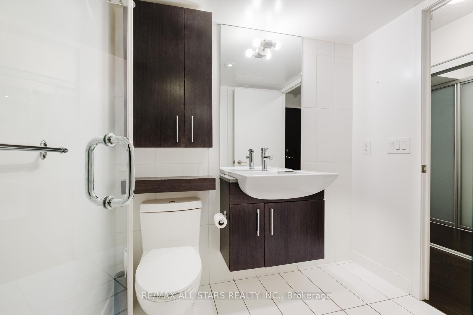 1 Bedroom Condo at 8 Telegram, Toronto For sale