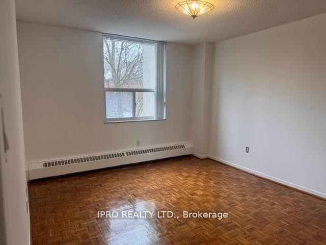 2 Bedrooms Condo at 65 Southport, Toronto For sale