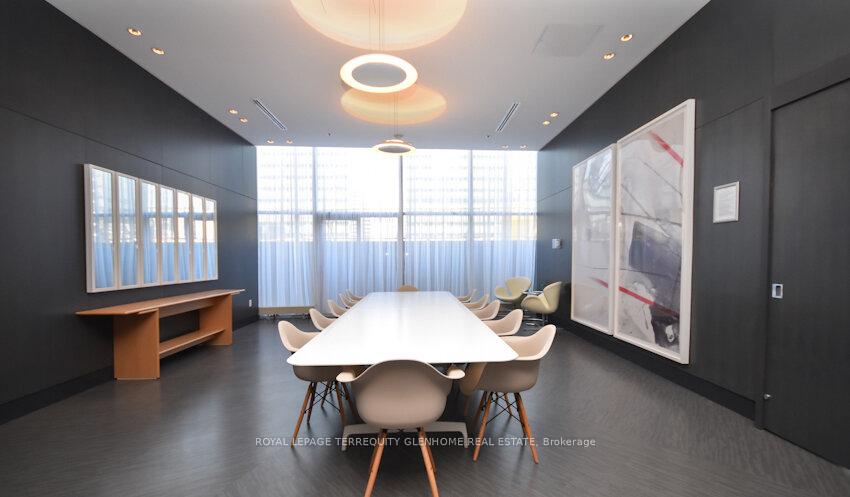 2 Bedrooms Condo at 14 York,  Toronto For sale
