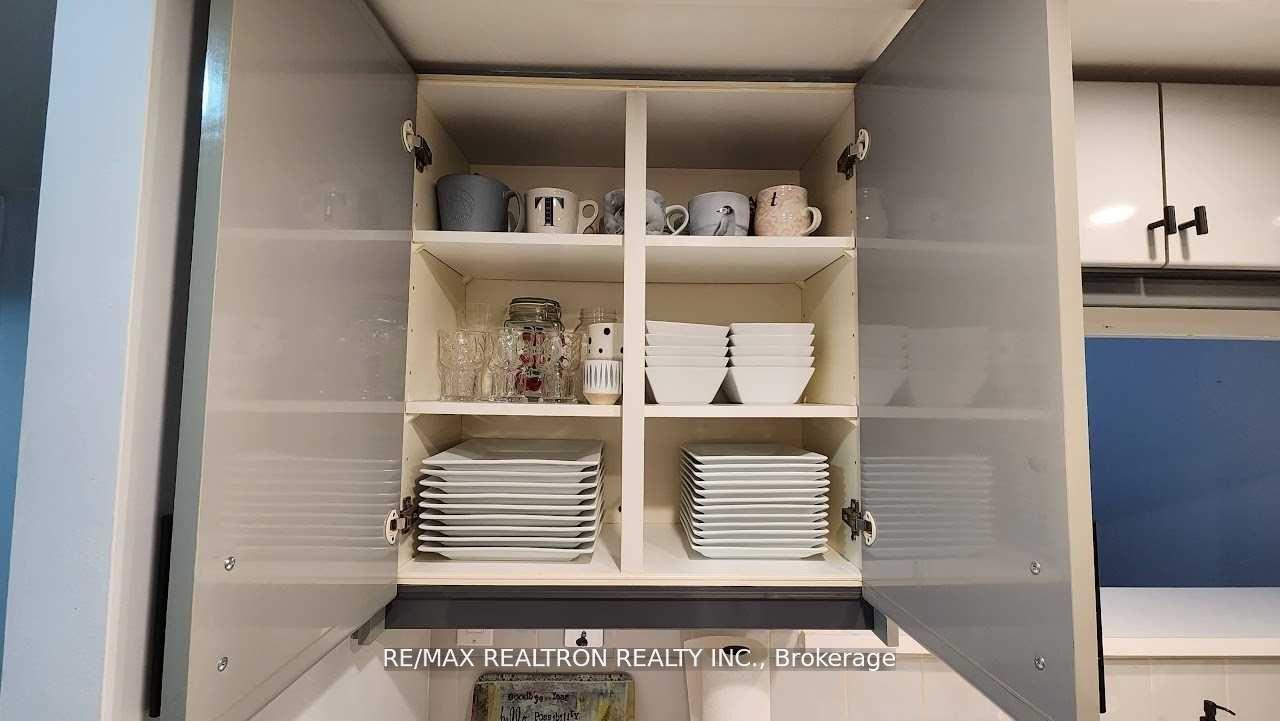 1 Bedroom Condo at 7 Broadway, Toronto For sale