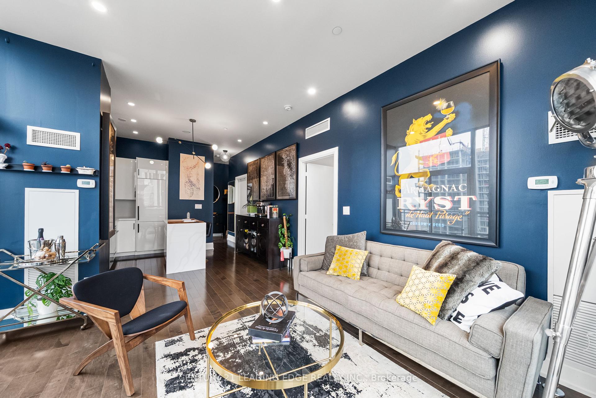 2 Bedrooms Condo at 460 Adelaide, Toronto For sale