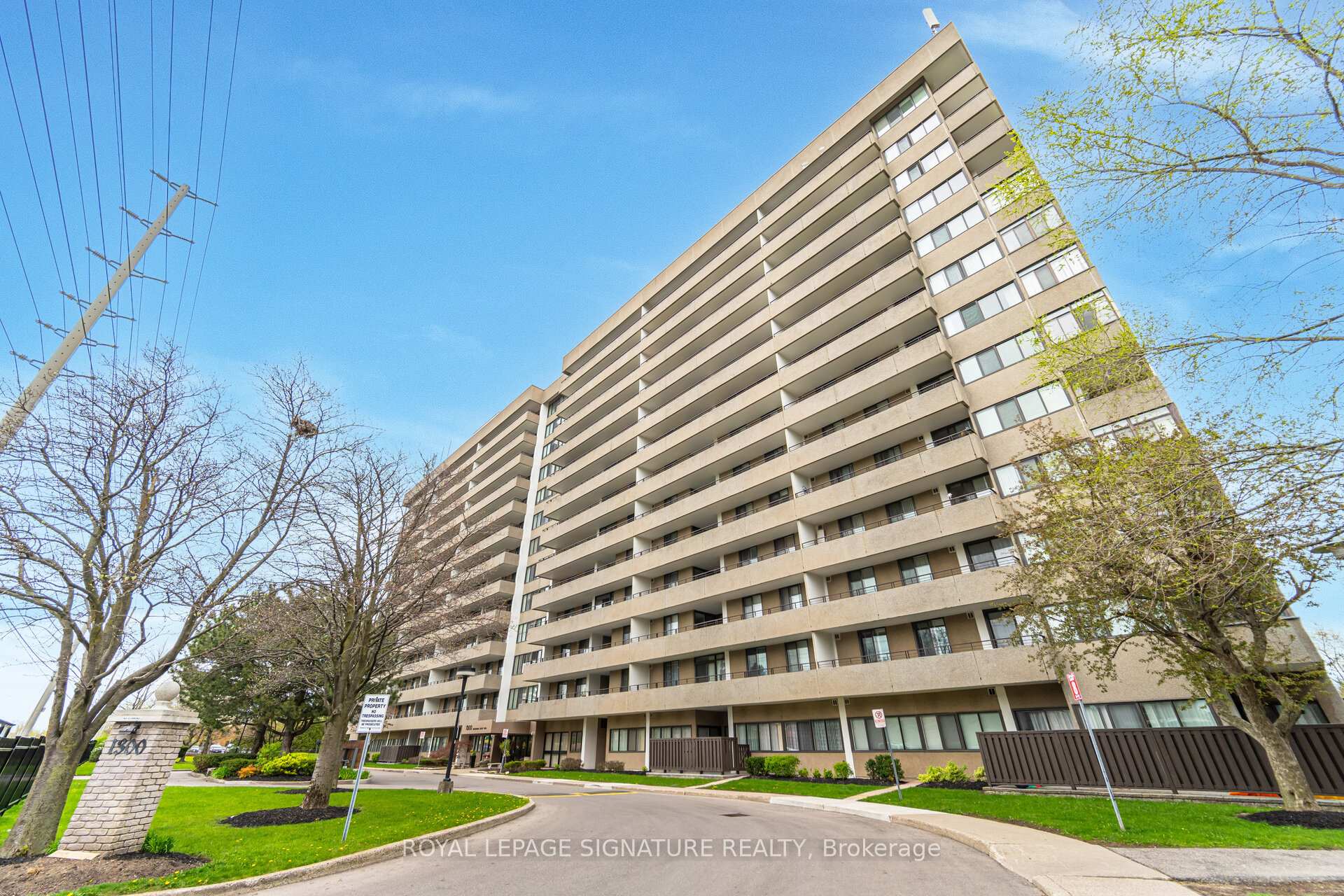 4 Bedrooms Condo at 1300 Mississauga Valley,  Mississauga For sale