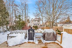 224 Poyntz Avenue