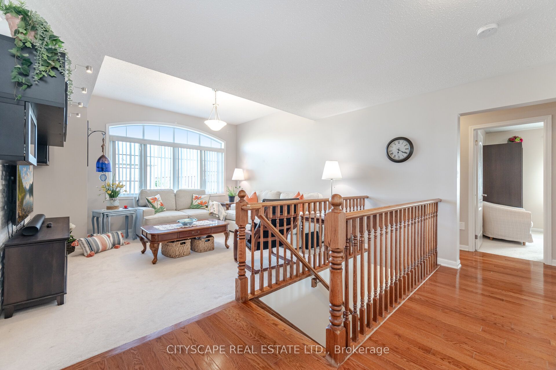 657 Symons Cross