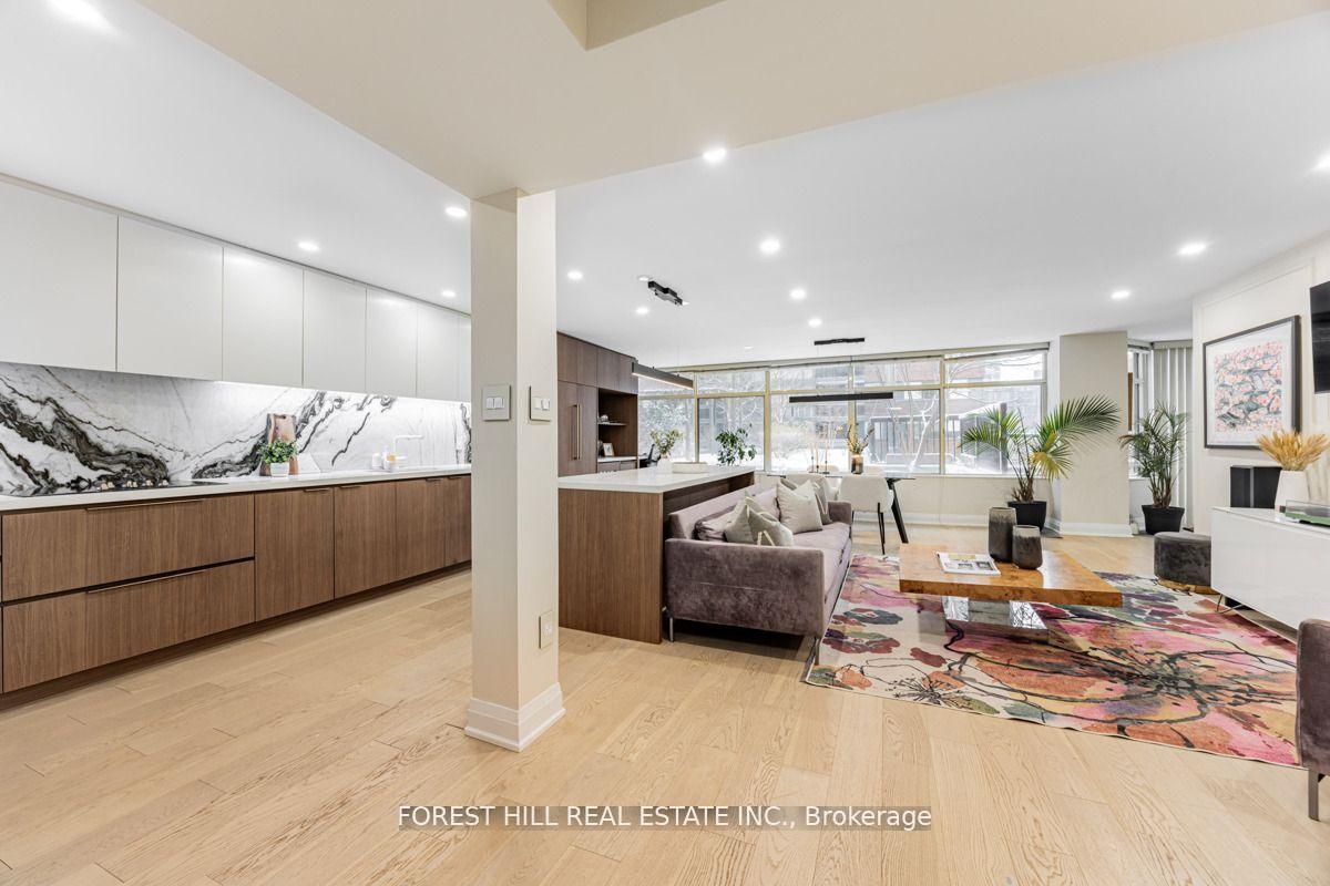 3 Bedrooms Condo at 900 Yonge, Toronto For sale
