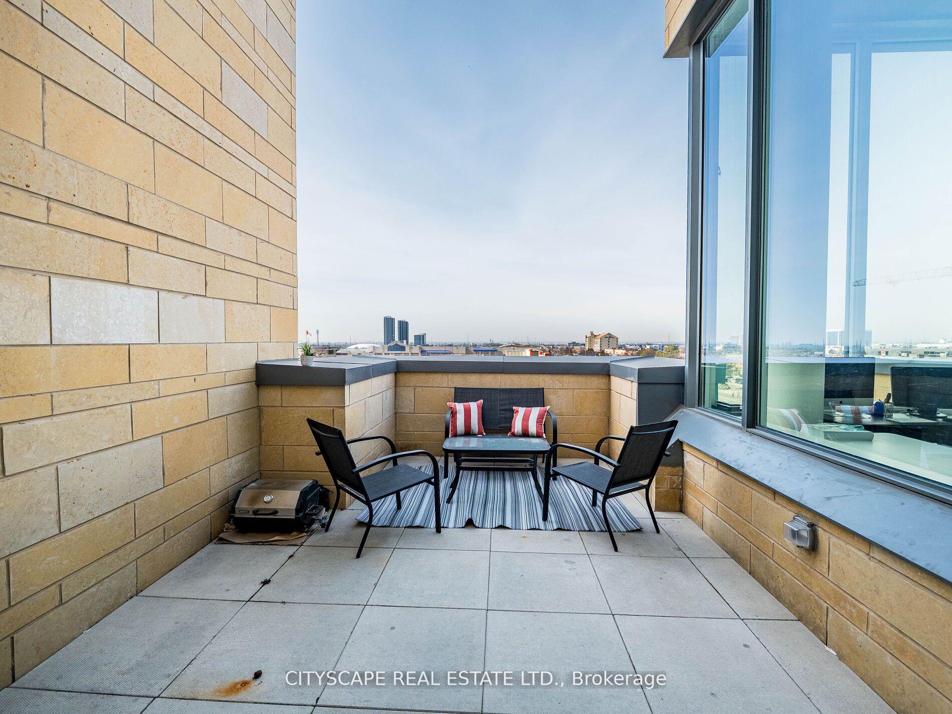 4 Bedrooms Condo at 9 Buttermill, Vaughan For sale