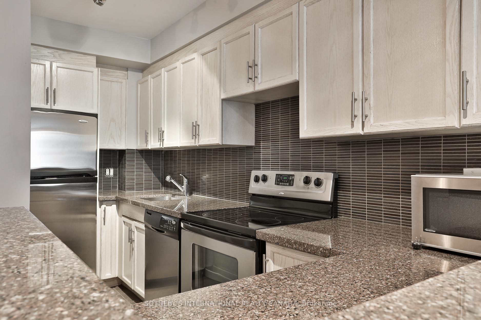 2 Bedrooms Condo at 284 Bloor, Toronto For sale