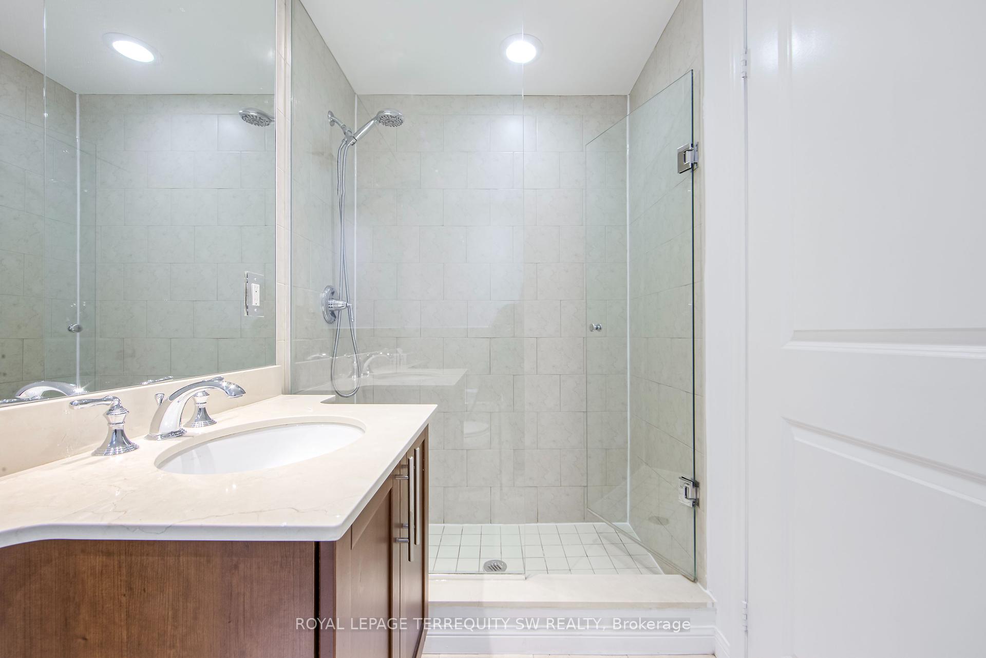 3 Bedrooms Condo at 628 Fleet, Toronto For sale