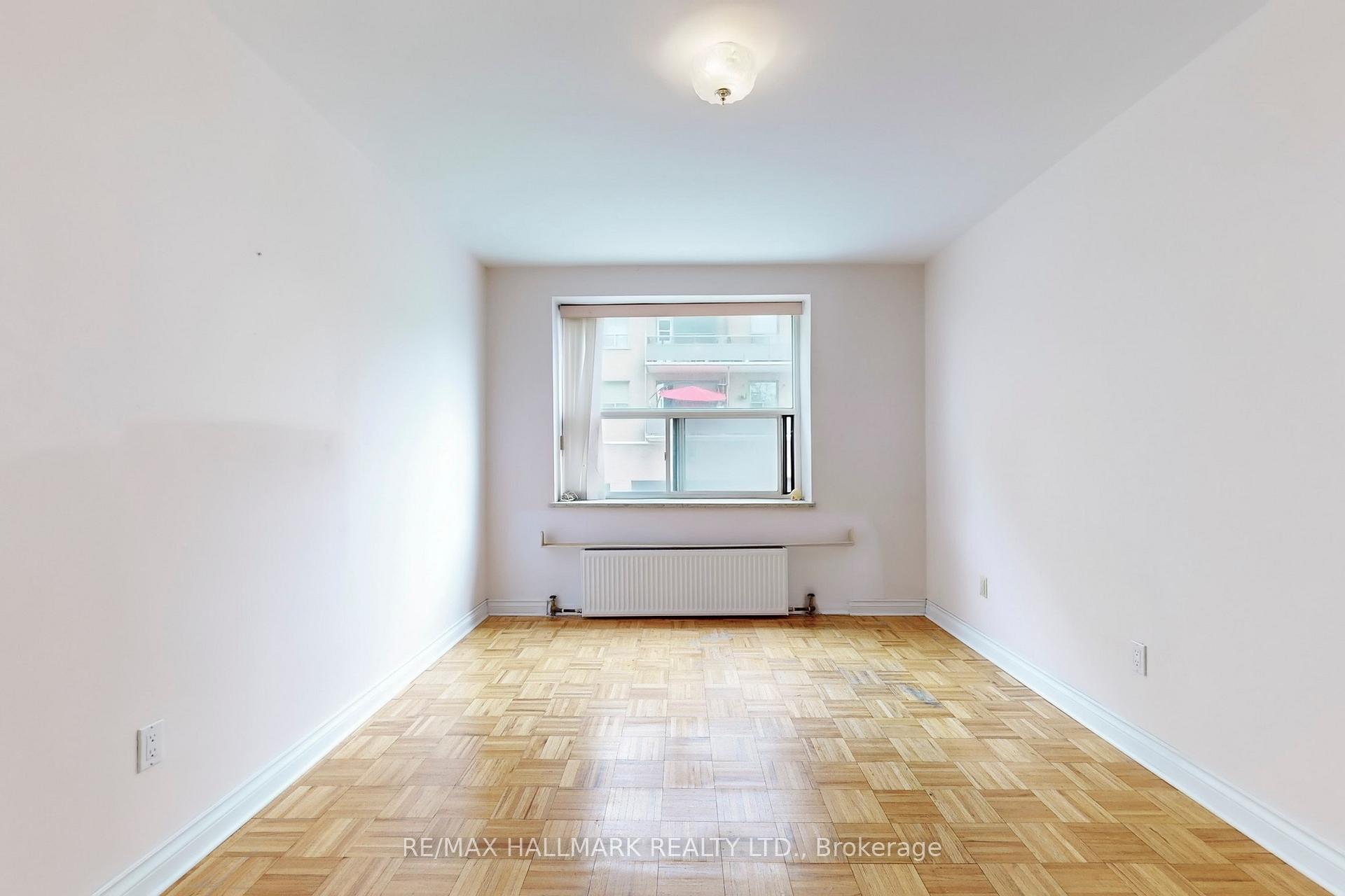 2 Bedrooms Condo at 50 Gulliver, Toronto For sale